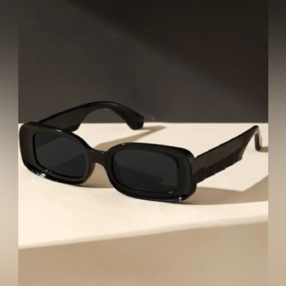 Rectangular Black Retro trendy Women’s Sunglasses new 100% UV400 protection - Picture 2 of 14